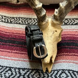 Duluth trading co. Black ranger belt size 36.